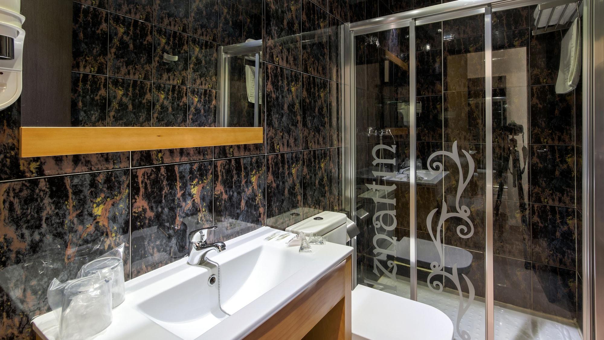 Hostal Aznaitin Baeza Ngoại thất bức ảnh