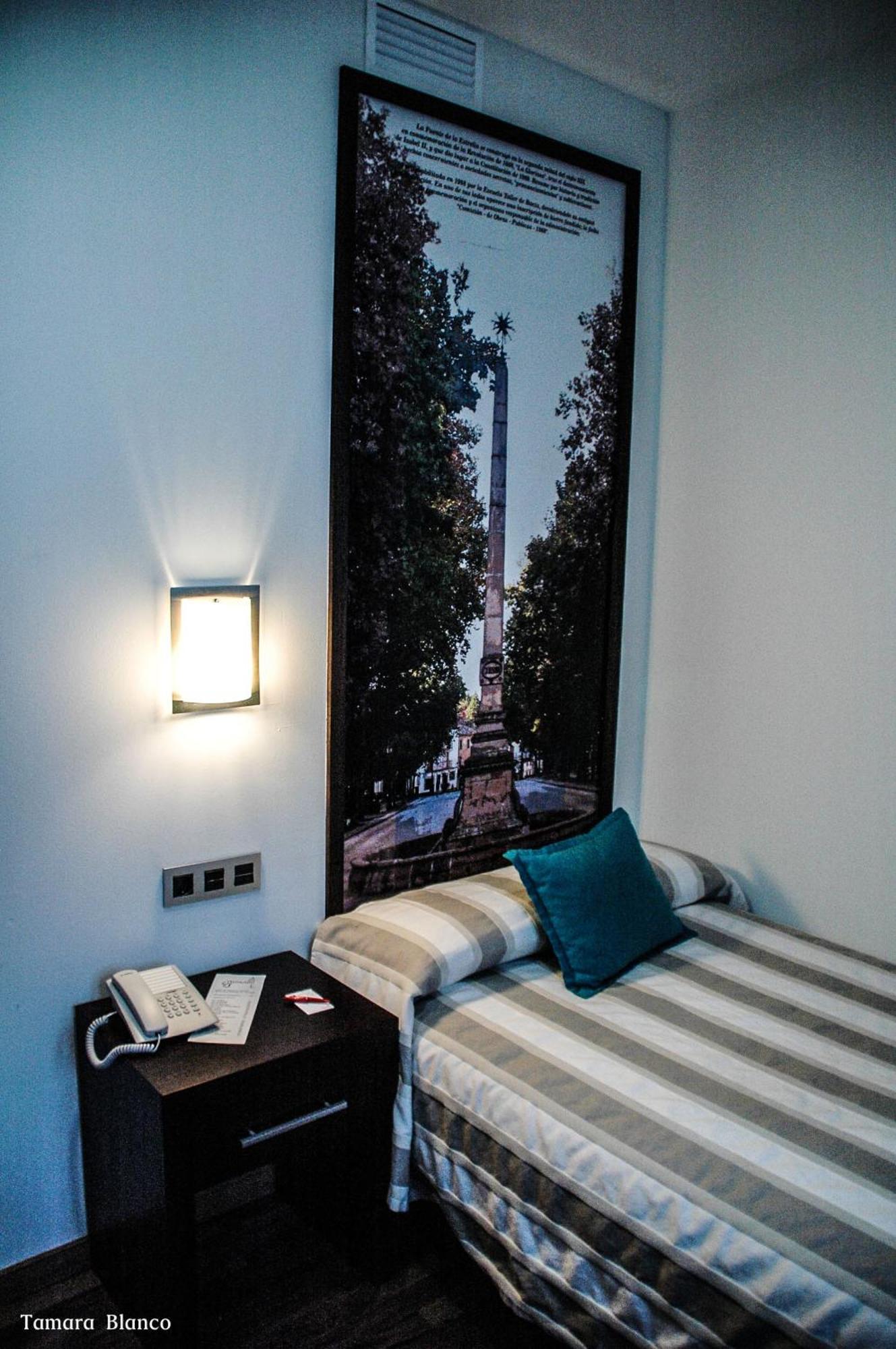Hostal Aznaitin Baeza Phòng bức ảnh