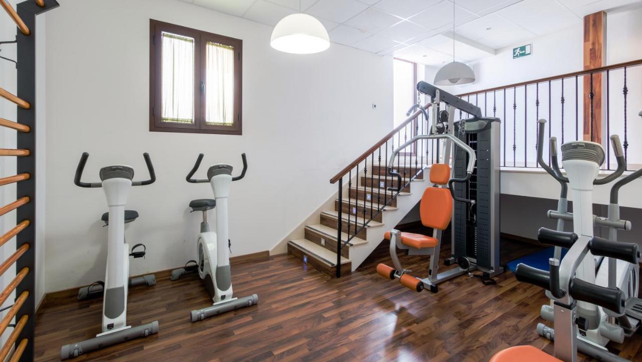 Hostal Aznaitin Baeza Ngoại thất bức ảnh