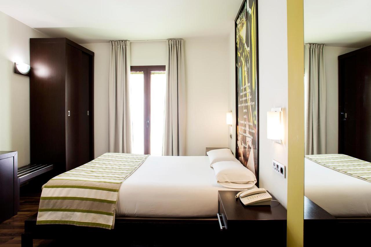 Hostal Aznaitin Baeza Ngoại thất bức ảnh