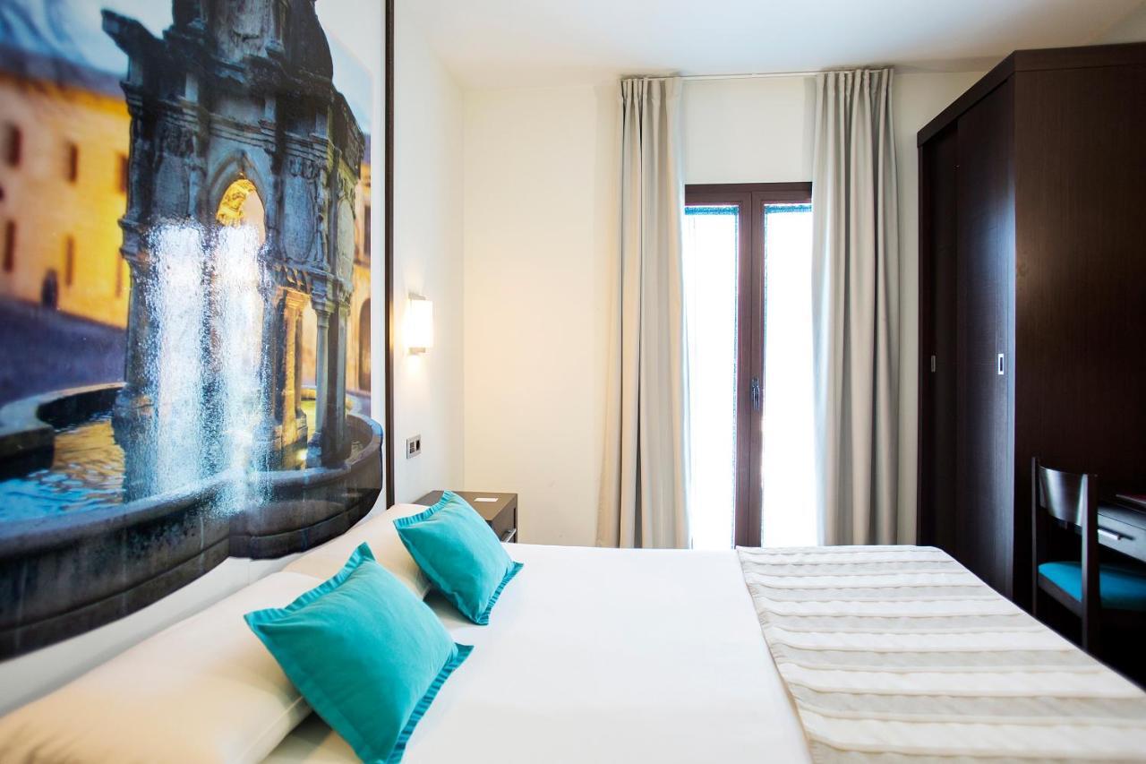Hostal Aznaitin Baeza Ngoại thất bức ảnh
